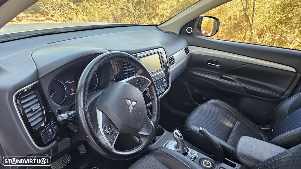 Mitsubishi Outlander - 14