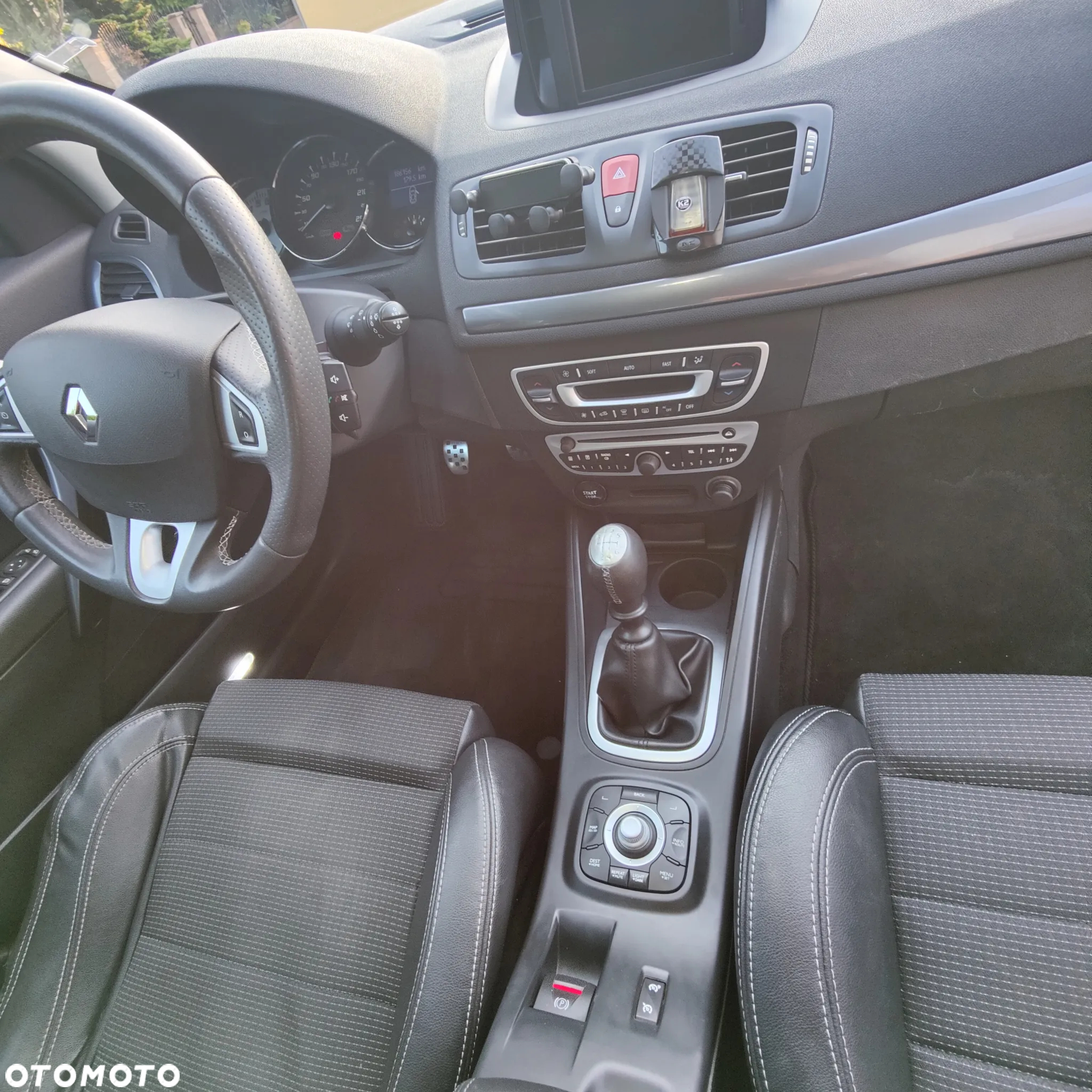 Renault Megane Grandtour TCe 180 GT - 26