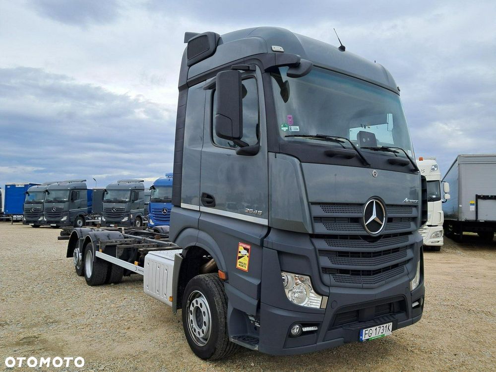 Mercedes-Benz Actros - 1