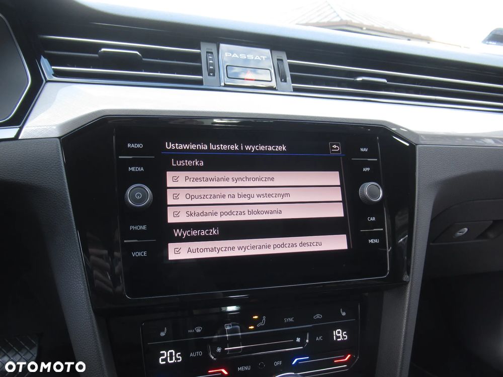 Volkswagen Passat 2.0 TSI Business DSG - 30