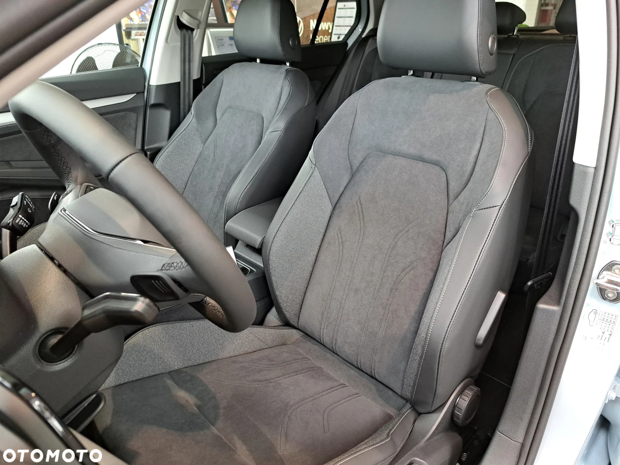 Volkswagen Golf VIII 1.5 eTSI mHEV Life Plus DSG - 9