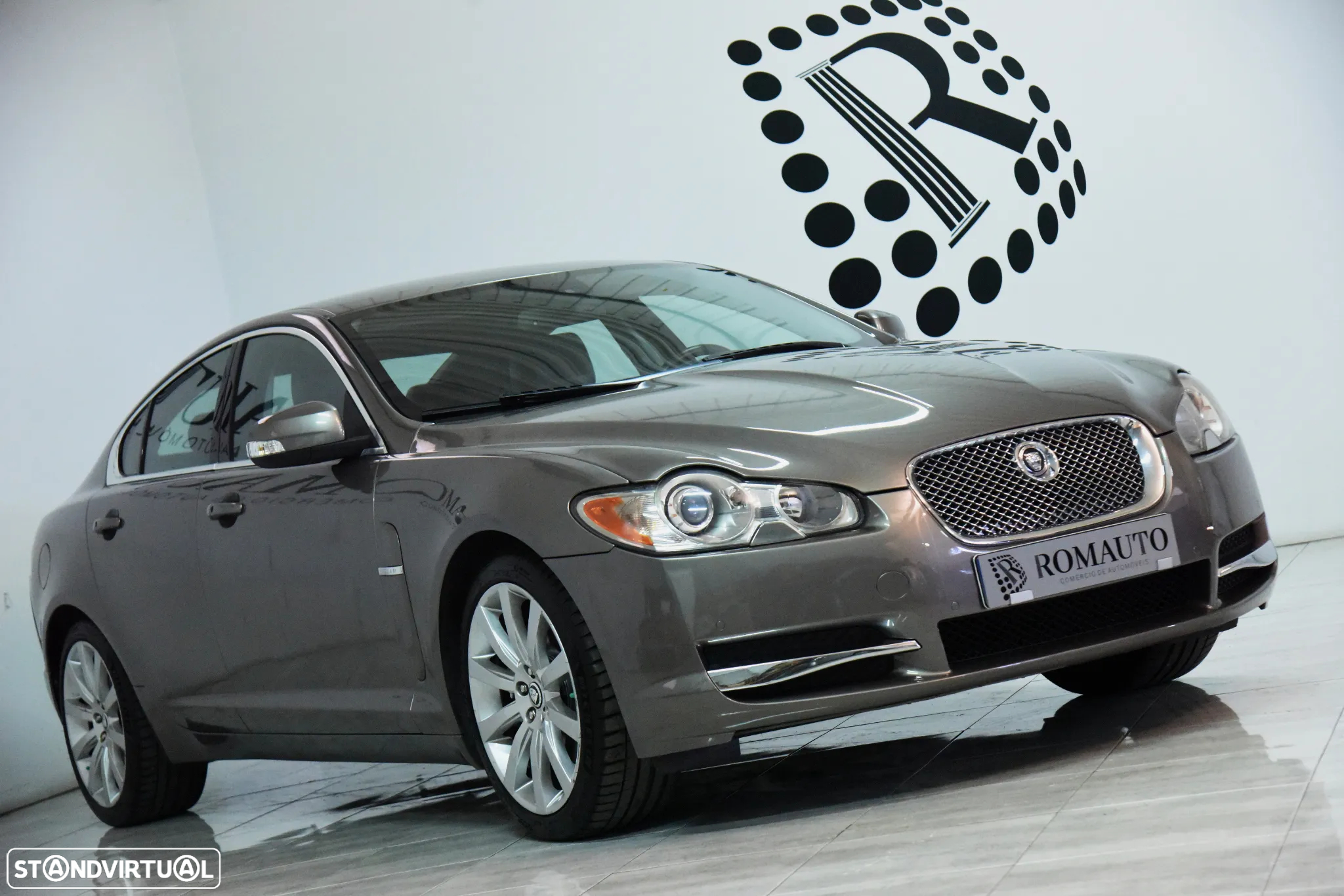 Jaguar XF 2.7 D V6 Luxury - 3