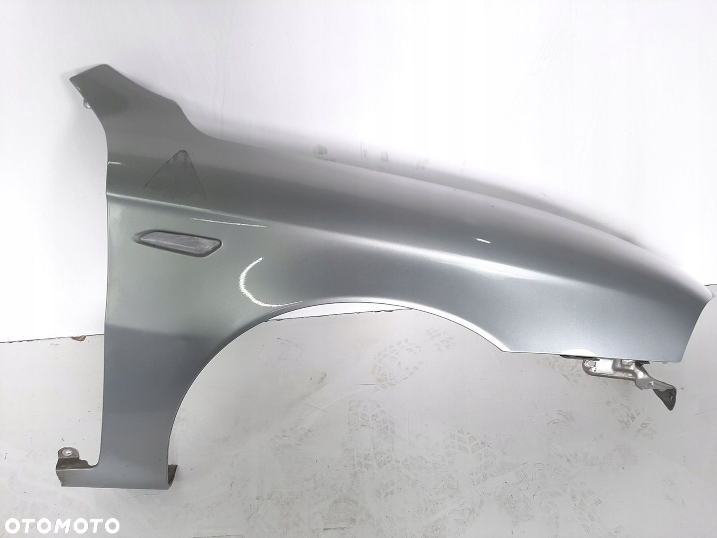 ALFA ROMEO 147 3D LIFT 1.9JTDM 16V 06R BLOTNIK PRAWY PRZOD KOD 651 60694119 - 2