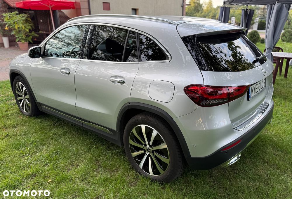 Mercedes-Benz GLA 220 d 4-Matic 8G-DCT - 11