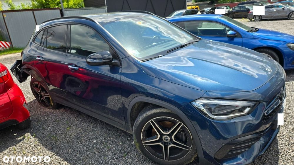 Mercedes-Benz GLA - 5