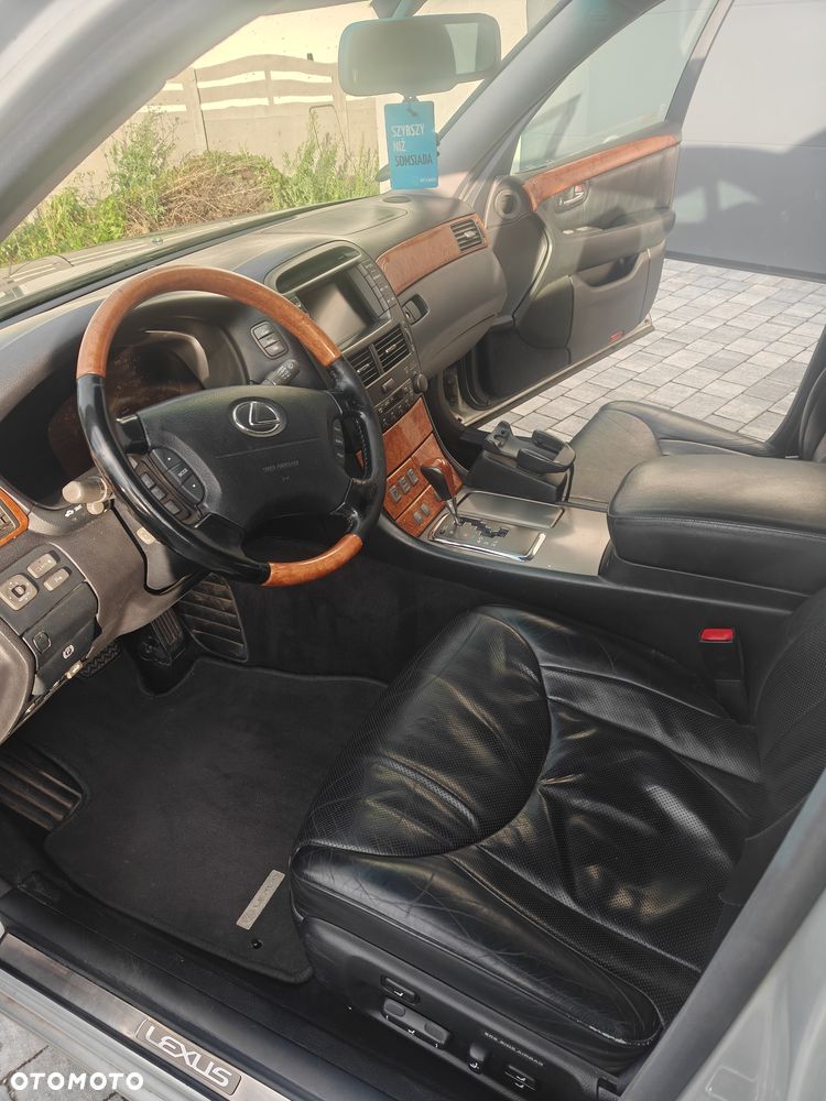 Lexus LS Standard - 14