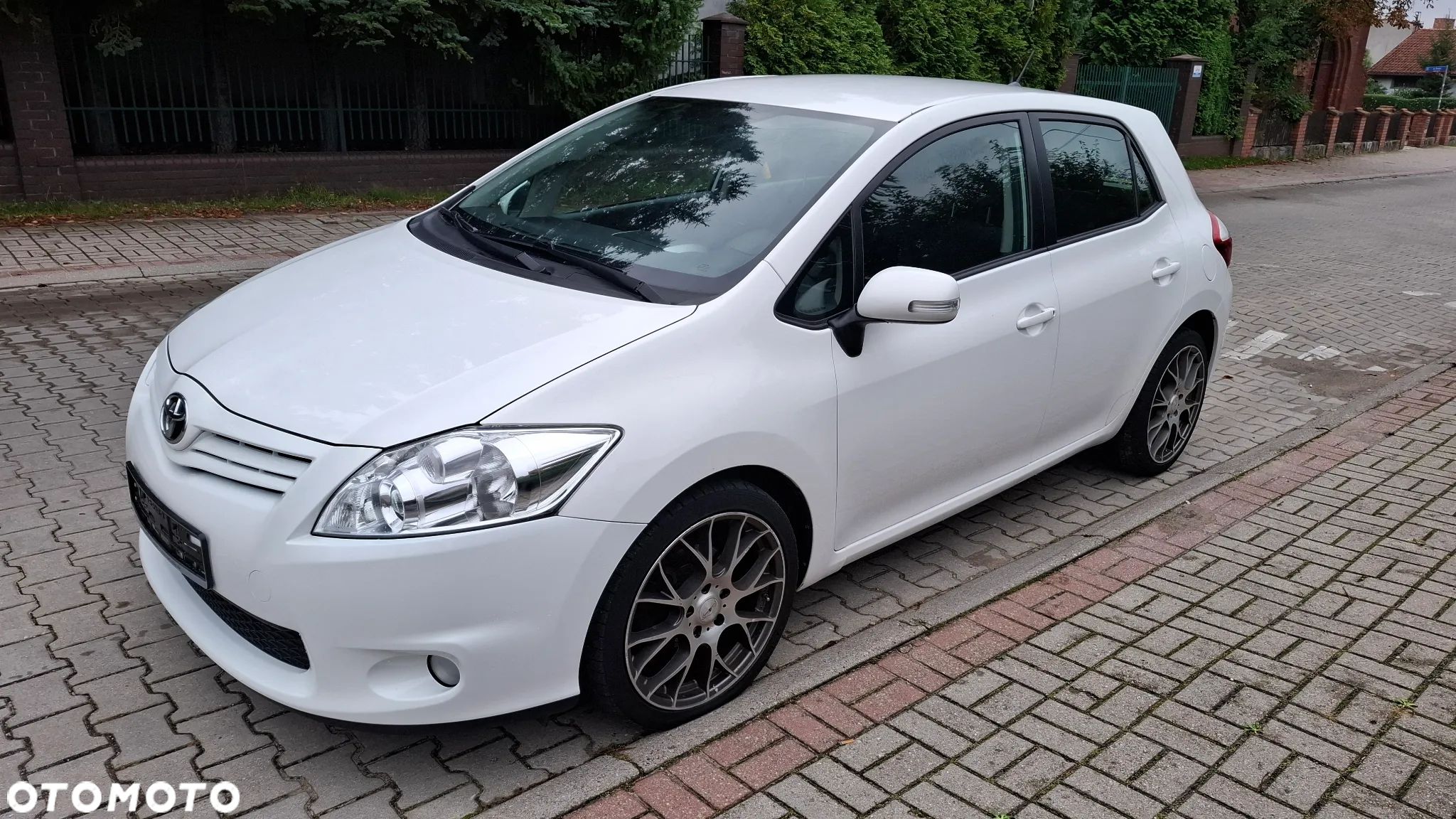 Toyota Auris 1.6 Edition - 1