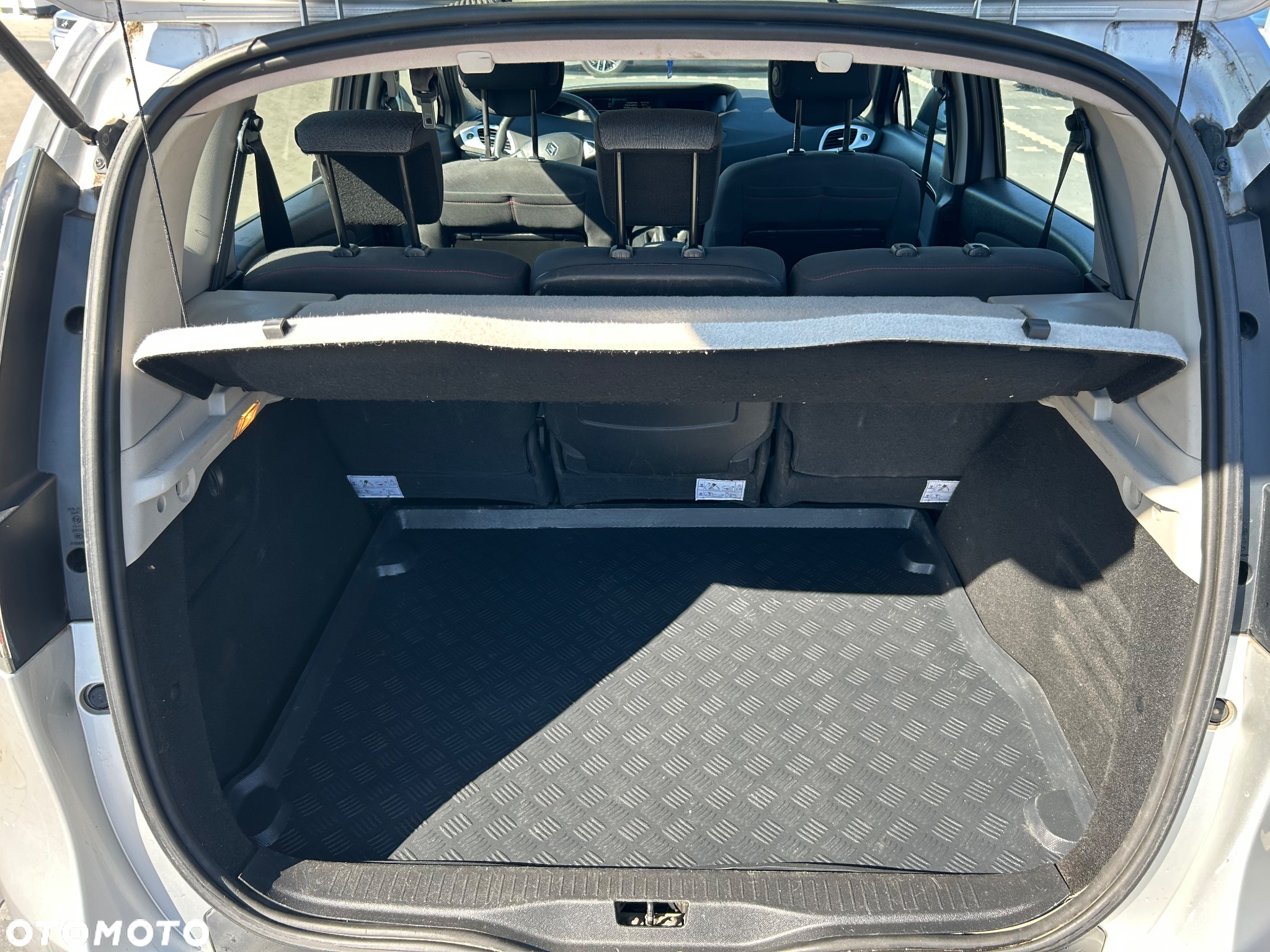 Renault Scenic 1.5dCi TomTom Edition - 11