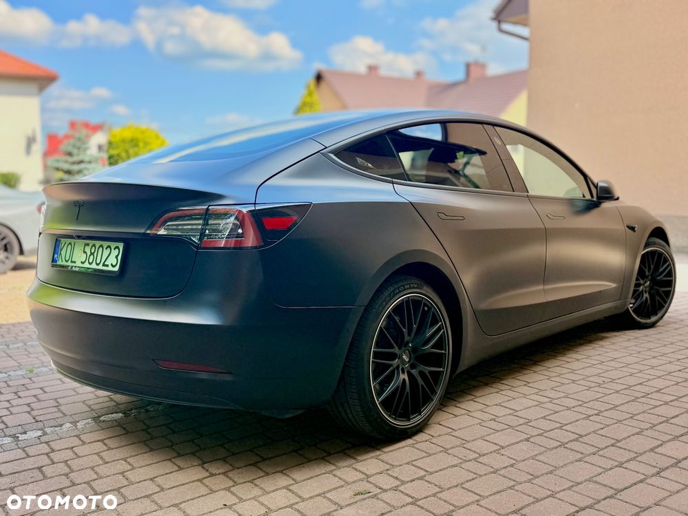 Tesla Model 3 - 7