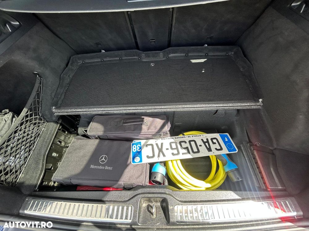 Mercedes-Benz GLC 300 e 4MATIC - 36