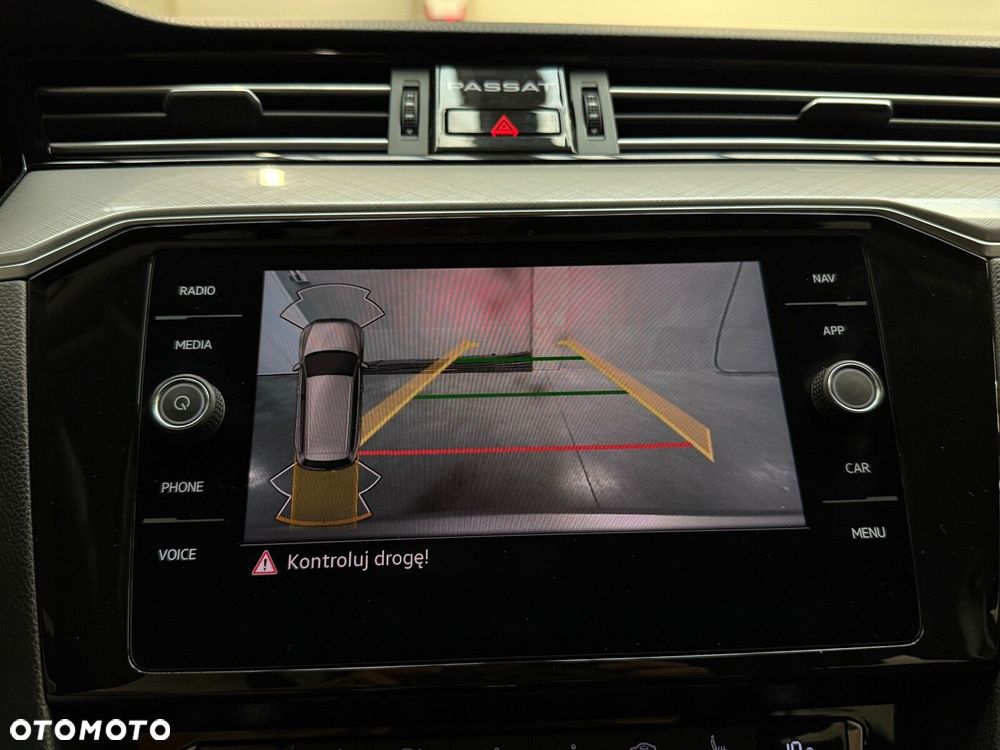 Volkswagen Passat 2.0 TDI Business DSG - 32