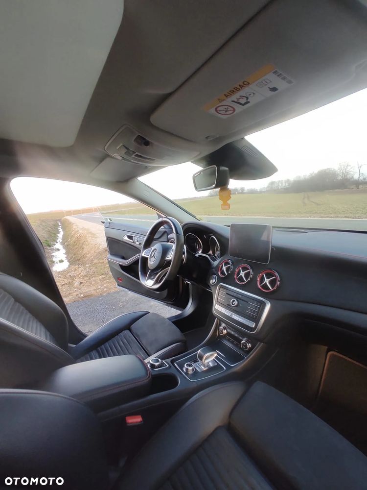 Mercedes-Benz CLA AMG 45 4-Matic - 4