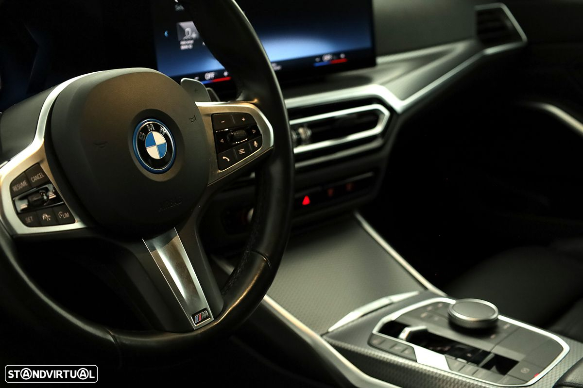 BMW 330 e Touring Pack M Auto - 17