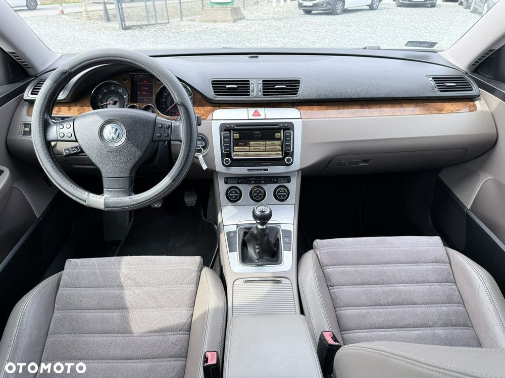 Volkswagen Passat Variant 1.8 TSI Highline - 4