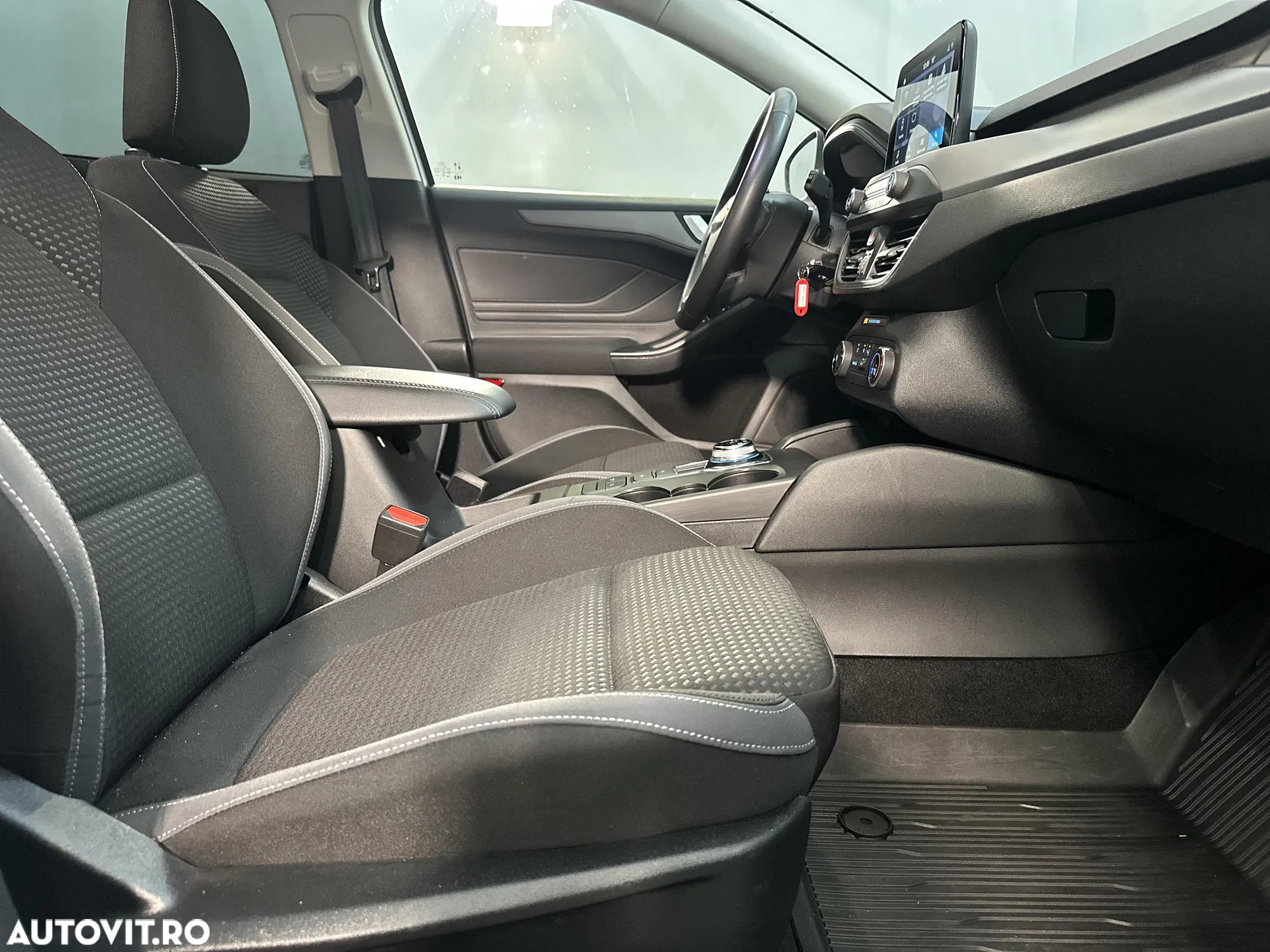 Ford Focus - 11