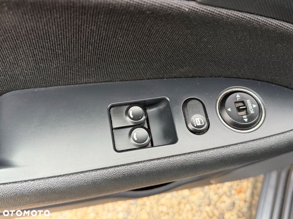 Hyundai i30 1.6 blue Style - 25