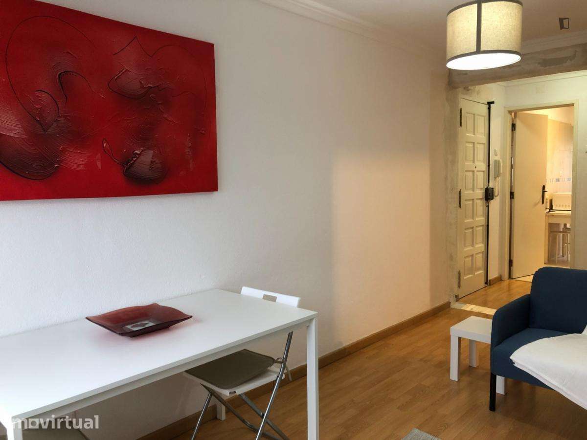 Quarto - localizado em Benfica Lisbon - Grande imagem: 3/8