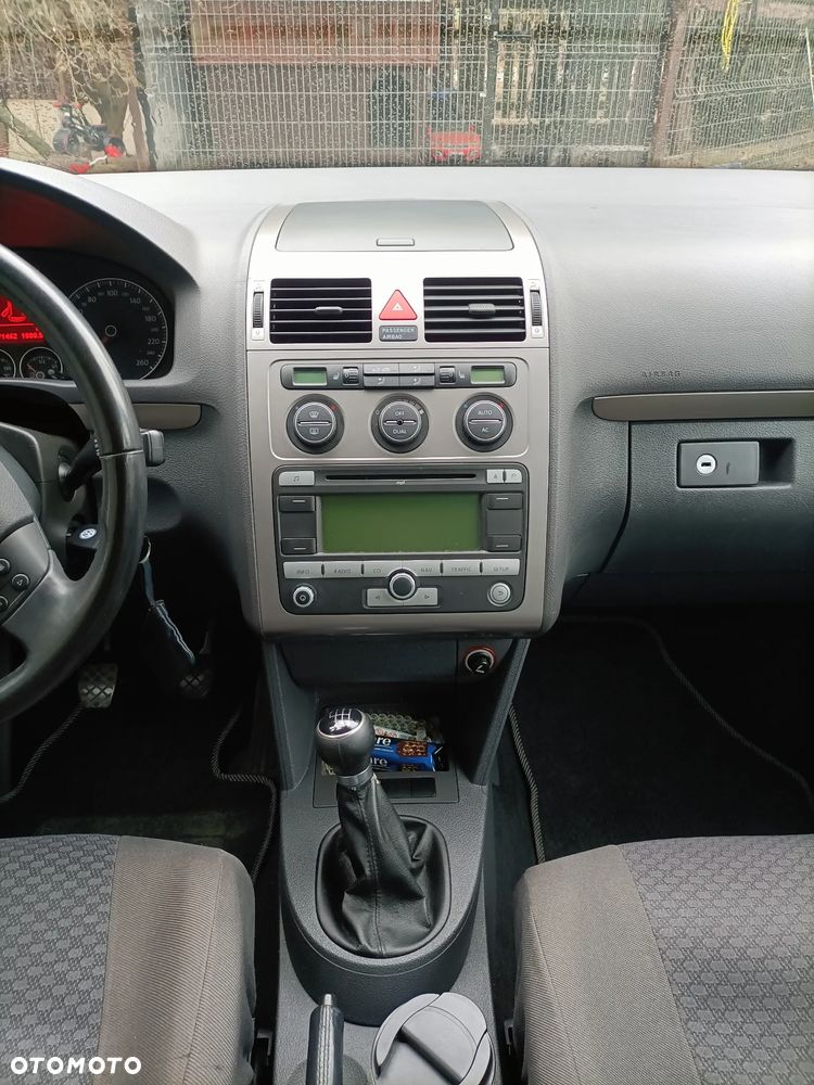 Volkswagen Touran 1.9 TDI DPF Conceptline - 6