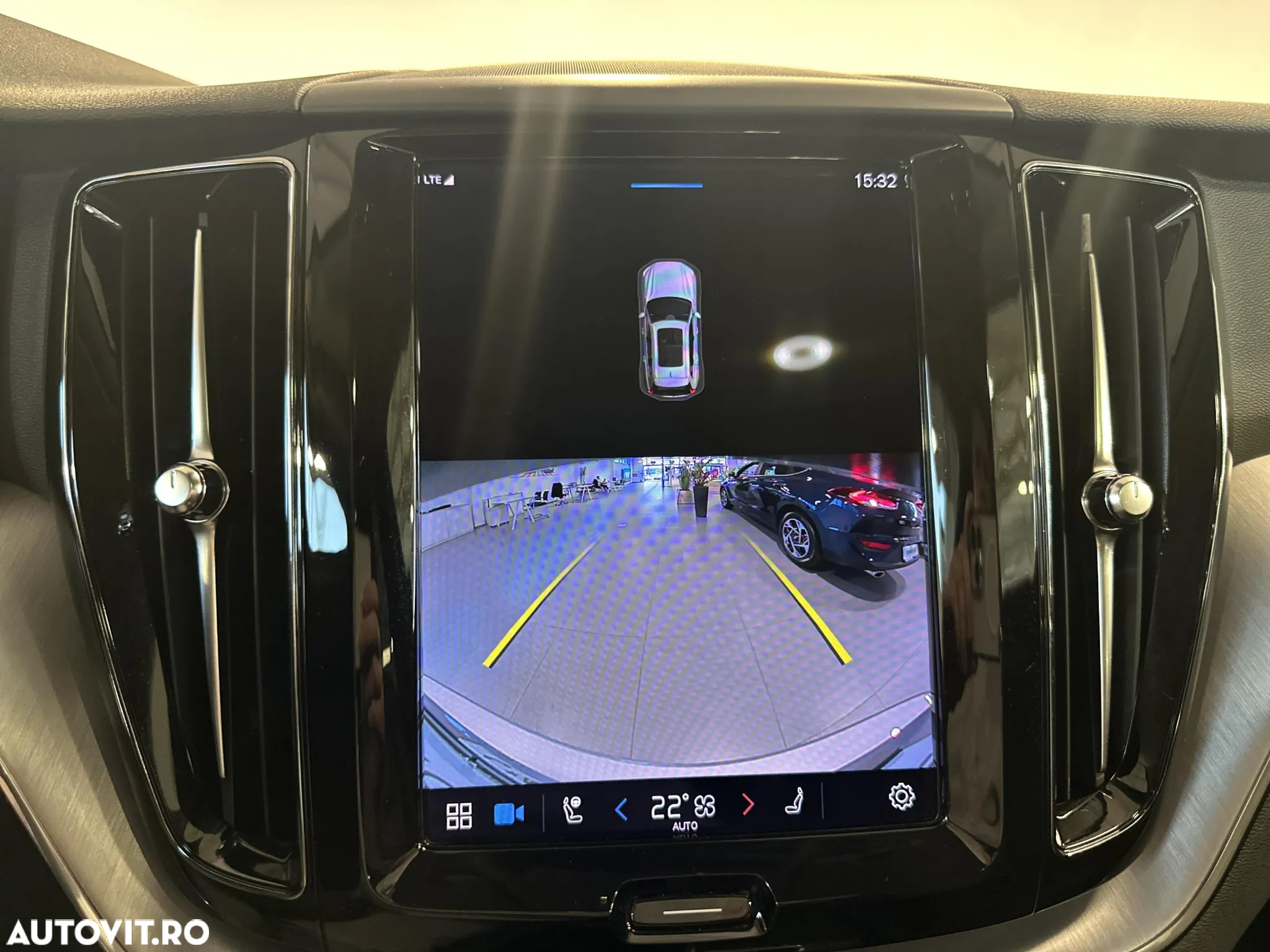 Volvo XC 60 T6 AWD Recharge Geartronic Inscription - 19