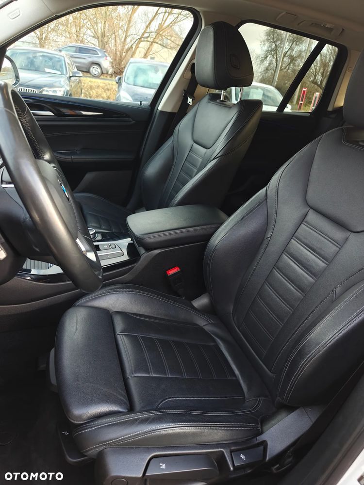 BMW X3 sDrive18d Luxury Line - 16