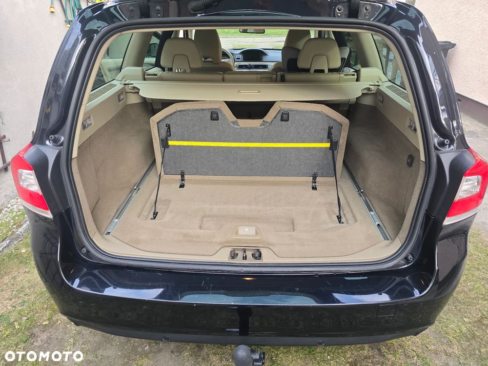 Volvo V70 D2 Summum - 16