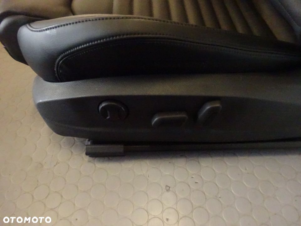 fotele kanapa boczki skora Sedan VW Passat B8 FL UK czesci - 5