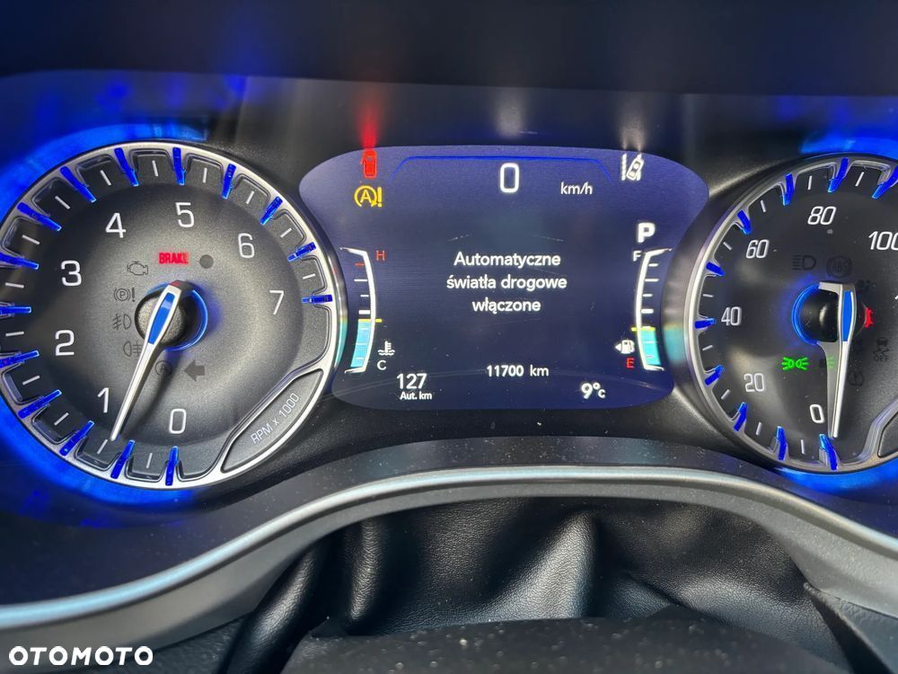 Chrysler Pacifica - 4