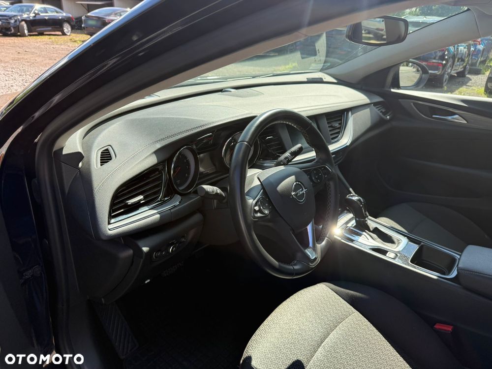 Opel Insignia 1.5 T Enjoy S&S - 12