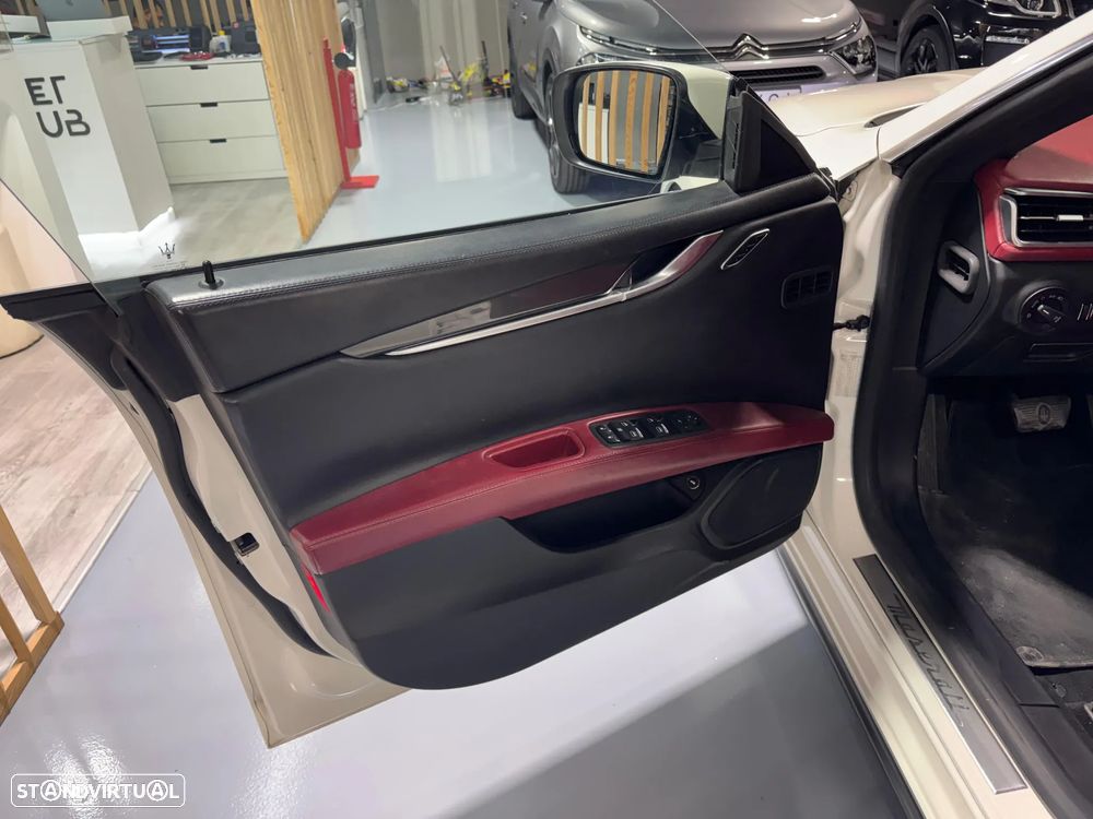 Maserati Ghibli 3.0 V6 - 3