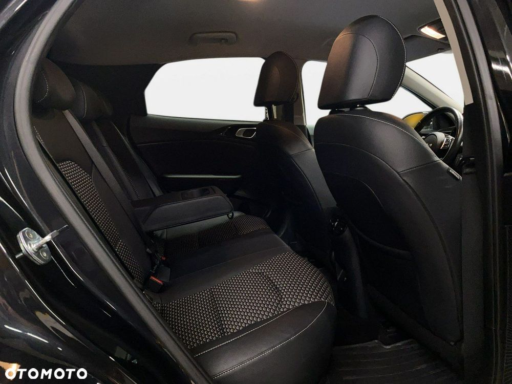 Kia XCeed - 16