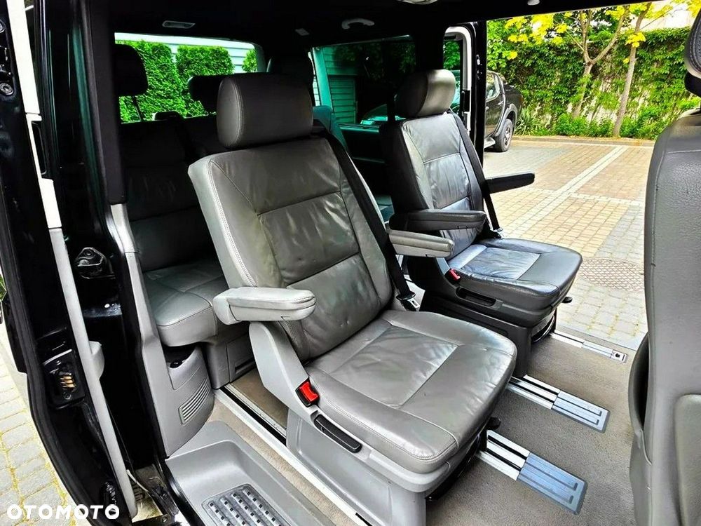 Volkswagen Multivan - 18