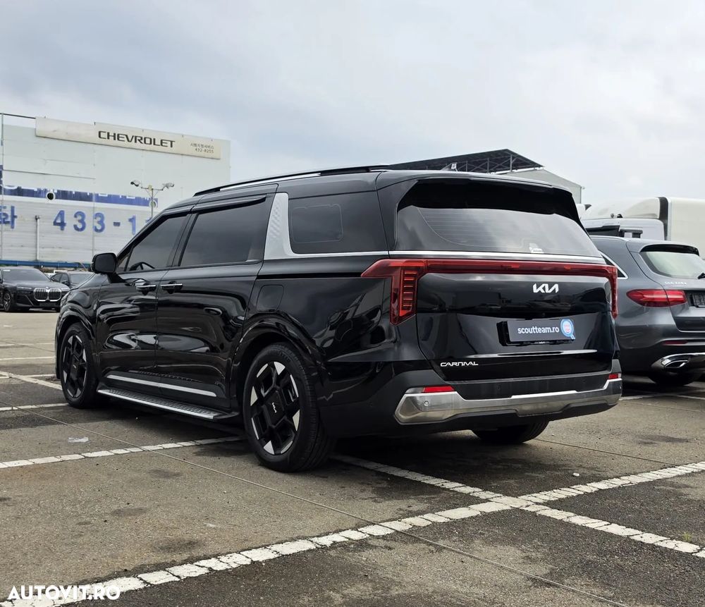 Kia Carnival - 5