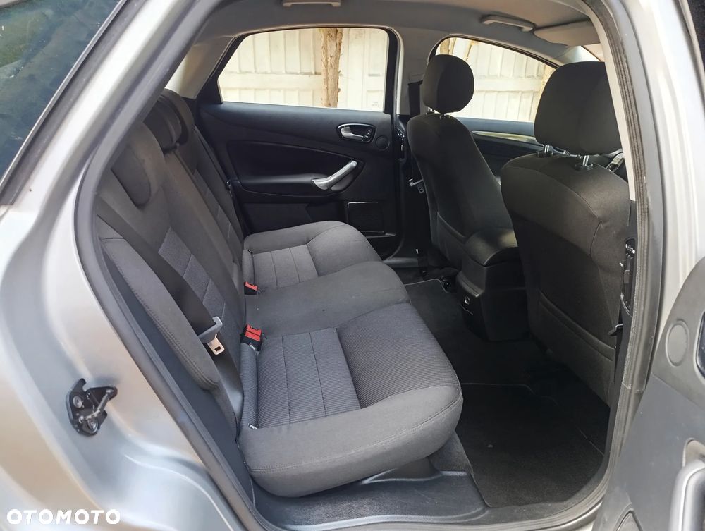 Ford Mondeo - 11