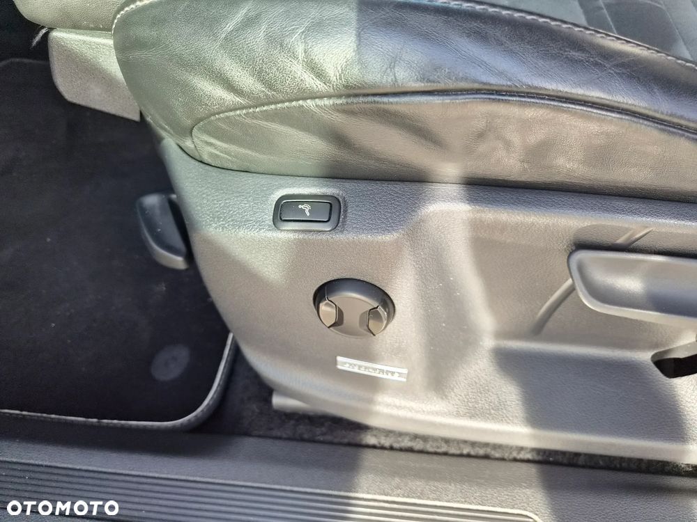 Volkswagen Touran - 18