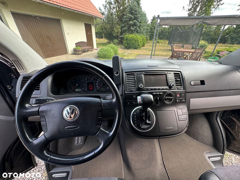 Volkswagen Multivan - 10