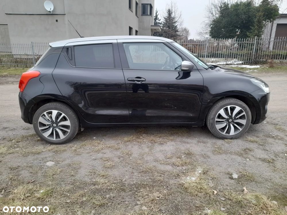 Suzuki Swift 1.2 Premium Plus - 4