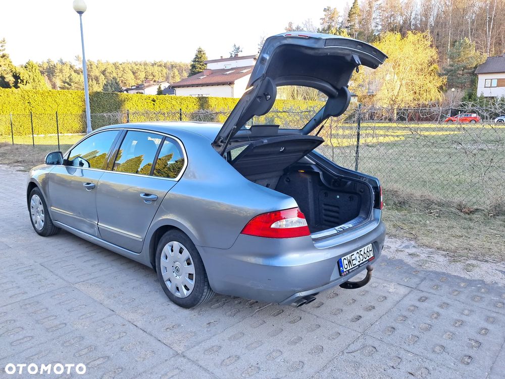 Skoda Superb 1.8 TSI FAMILY - 12