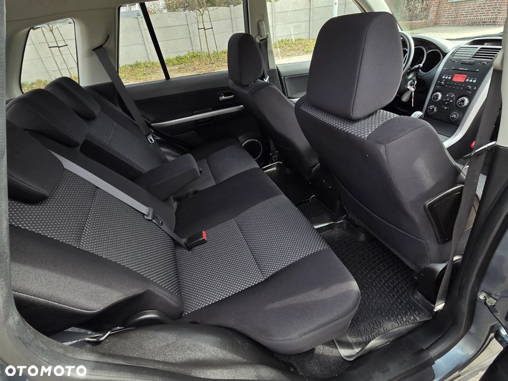 Suzuki Grand Vitara 1.9 DDiS Comfort DPF Family - 24