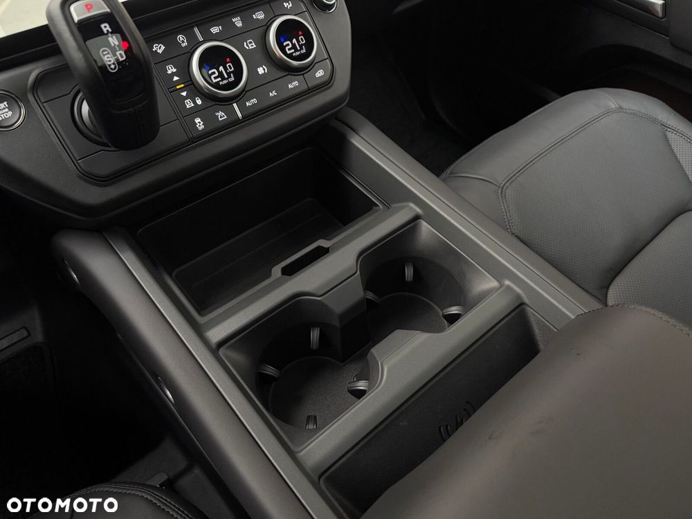 Land Rover Defender - 15