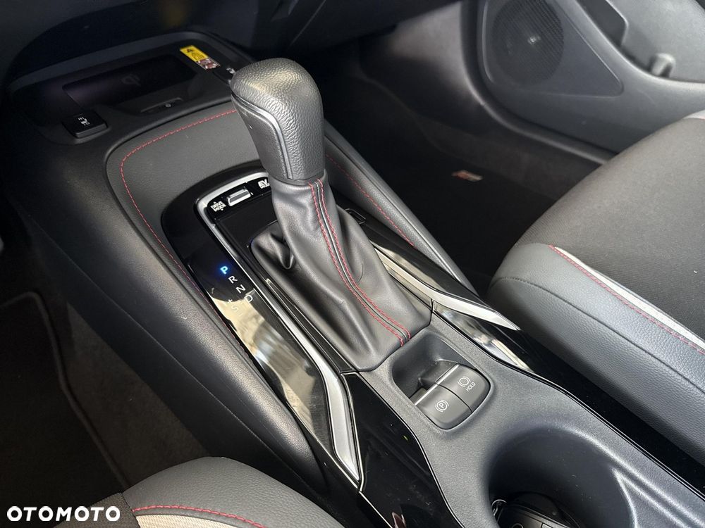 Toyota Corolla 2.0 Hybrid GR Sport Dynamic - 27