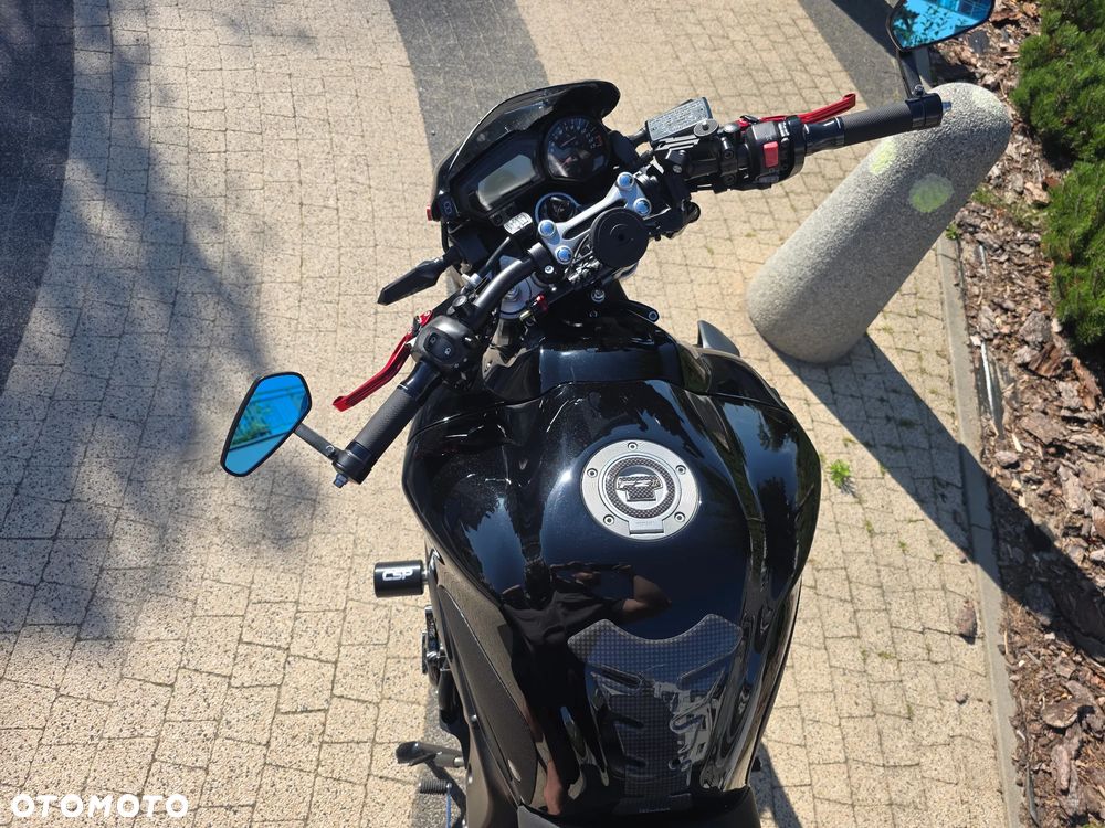 Yamaha FZ - 11