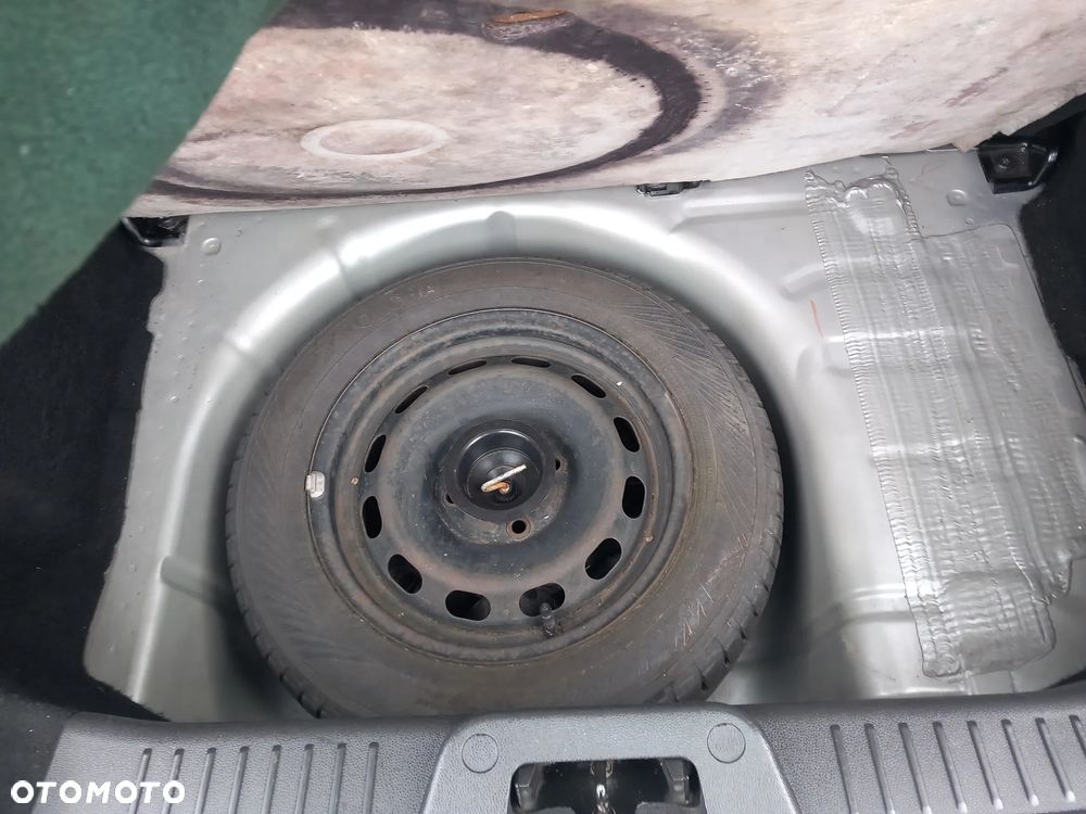 Ford Fiesta 1.5 TDCi SYNC Edition - 16