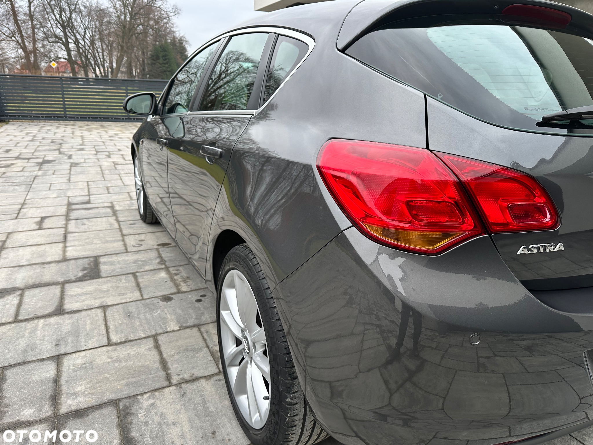 Opel Astra IV 2.0 CDTI Cosmo - 32