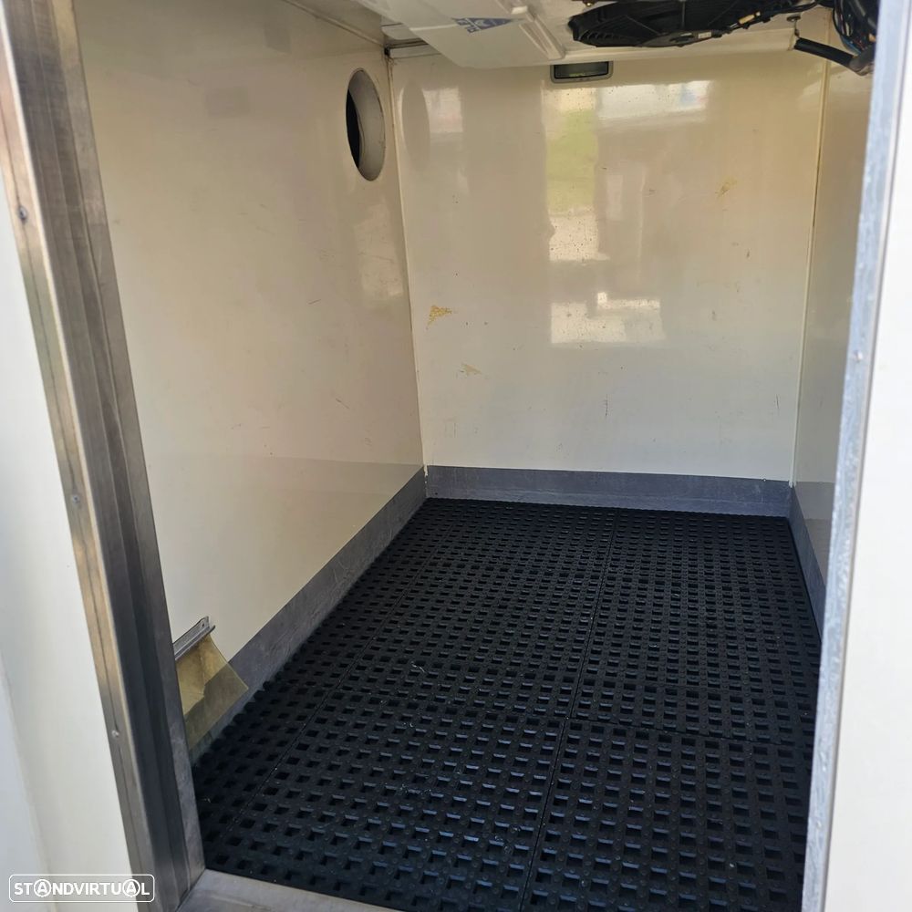 VW Transporter frio garagem - 11