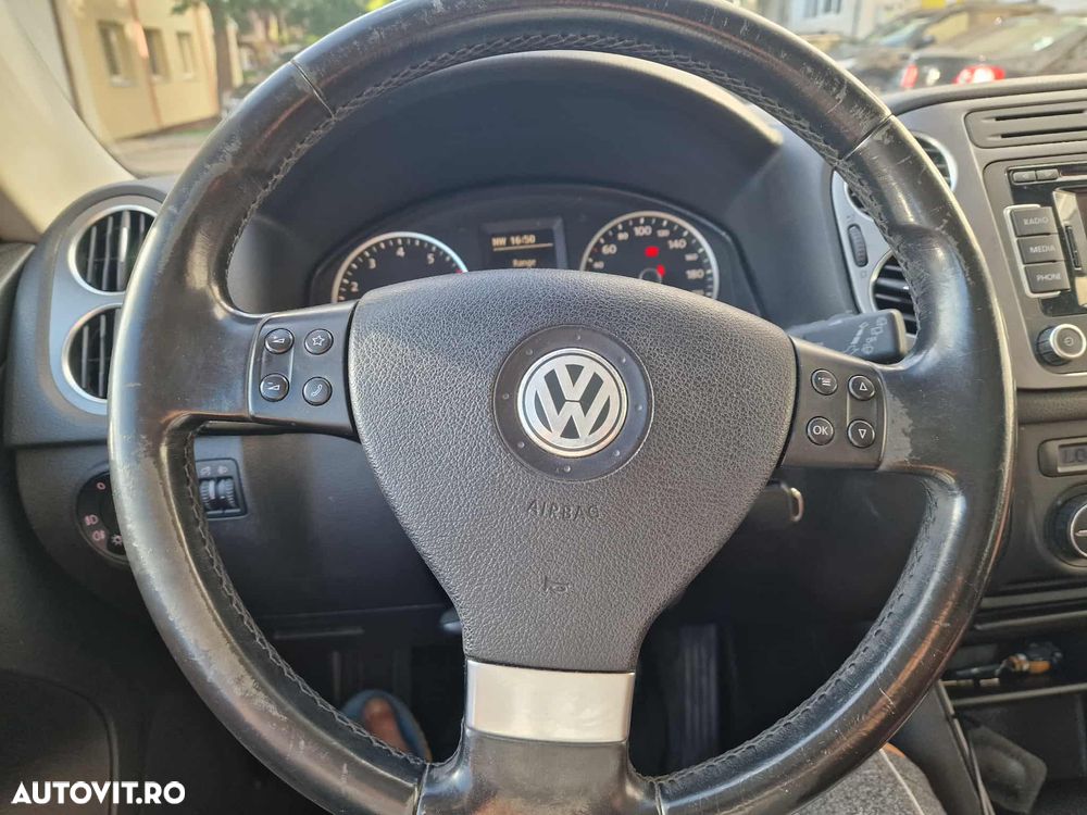 Volkswagen Tiguan - 14