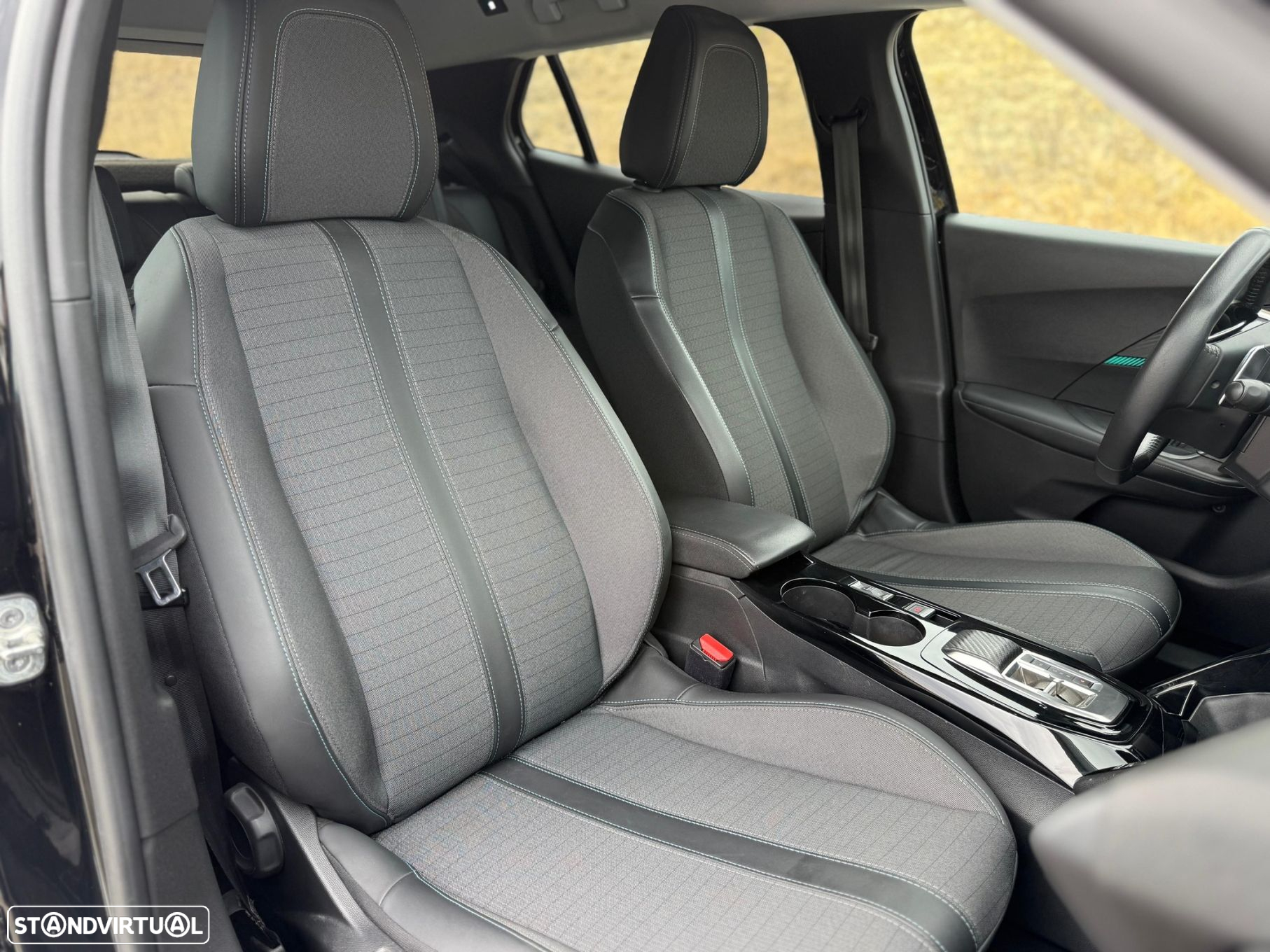 Peugeot 2008 1.5 BlueHDi Allure Pack EAT8 - 16