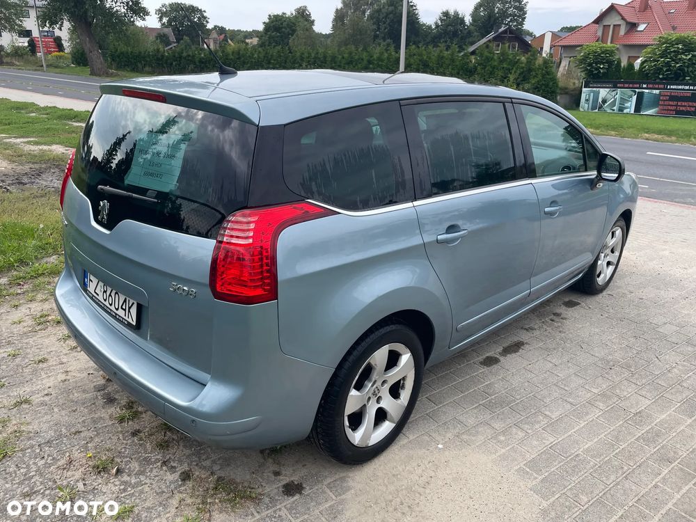 Peugeot 5008 2.0 HDi Premium + - 7