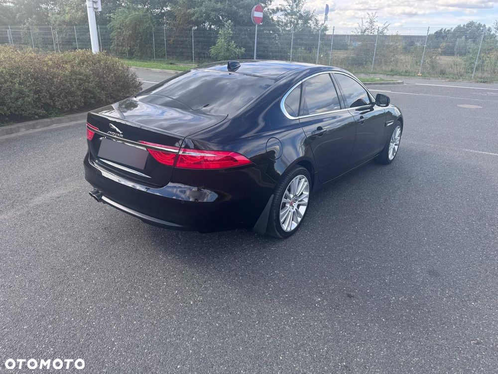 Jaguar XF 2.0 i4D AWD Prestige - 15