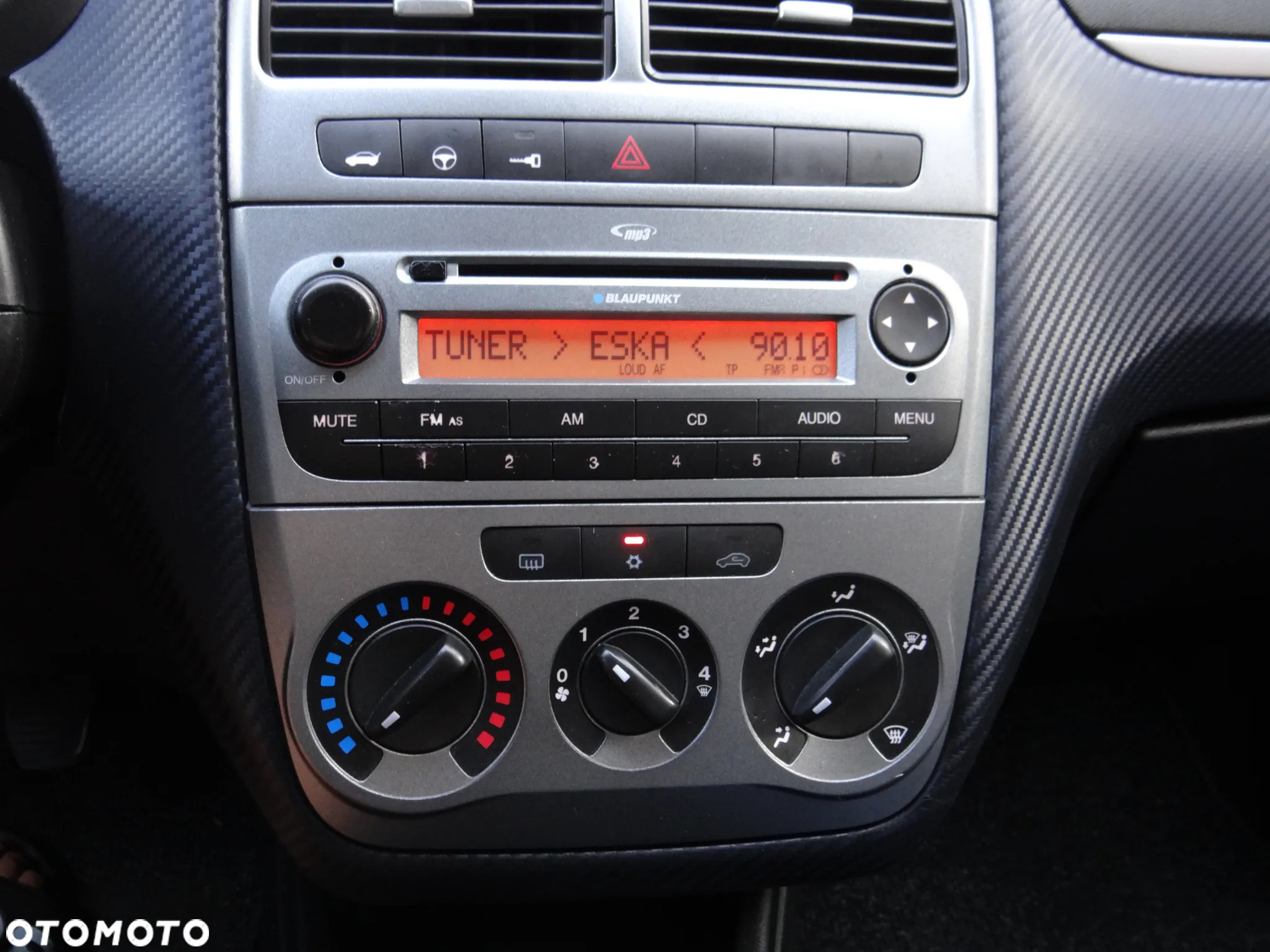 Fiat Punto 1.4 Young - 24
