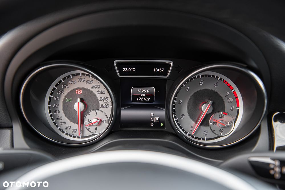 Mercedes-Benz CLA 250 7G-DCT StreetStyle - 24